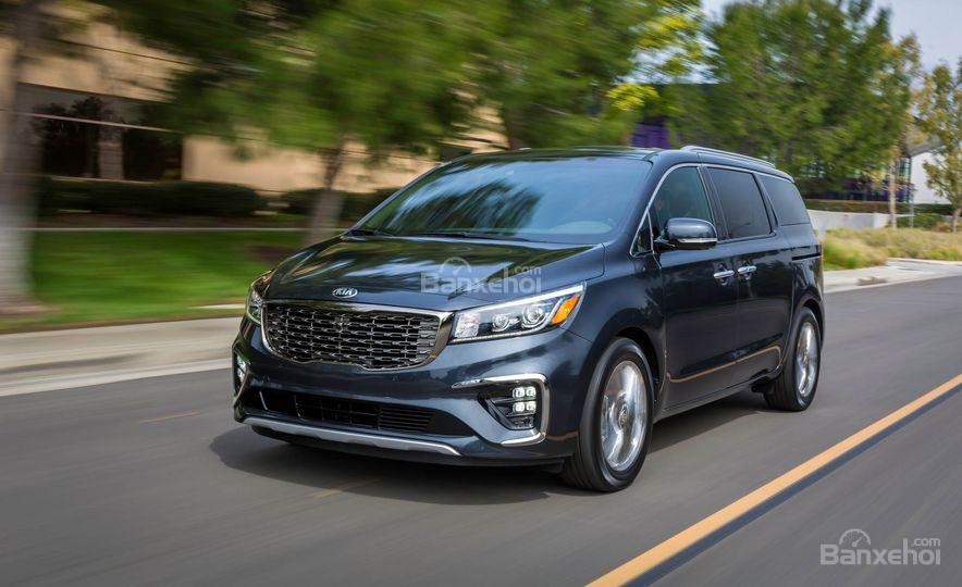 Kia Sedona 2019 sẽ ra mắt Việt Nam với 3 phiên bản, rò rỉ giá bán từ 1.209 triệu đồng - Ảnh 1.