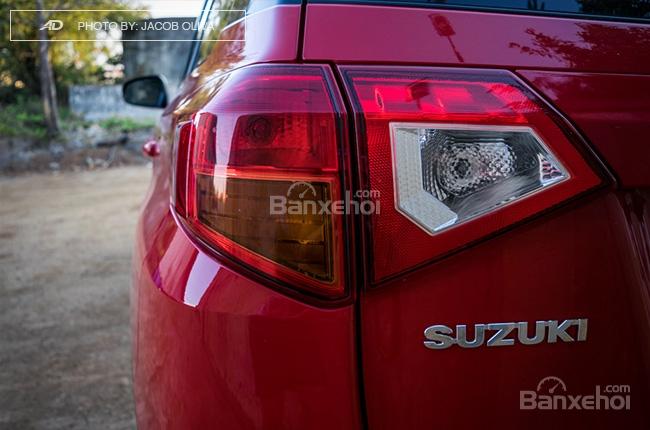 Đánh giá xe Suzuki Vitara 2018 bản GLX - đuôi - 2