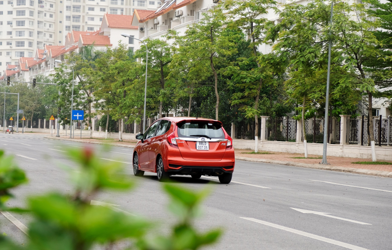 Loạt ô tô nhập lần đầu tiên bán tại Việt Nam 1
