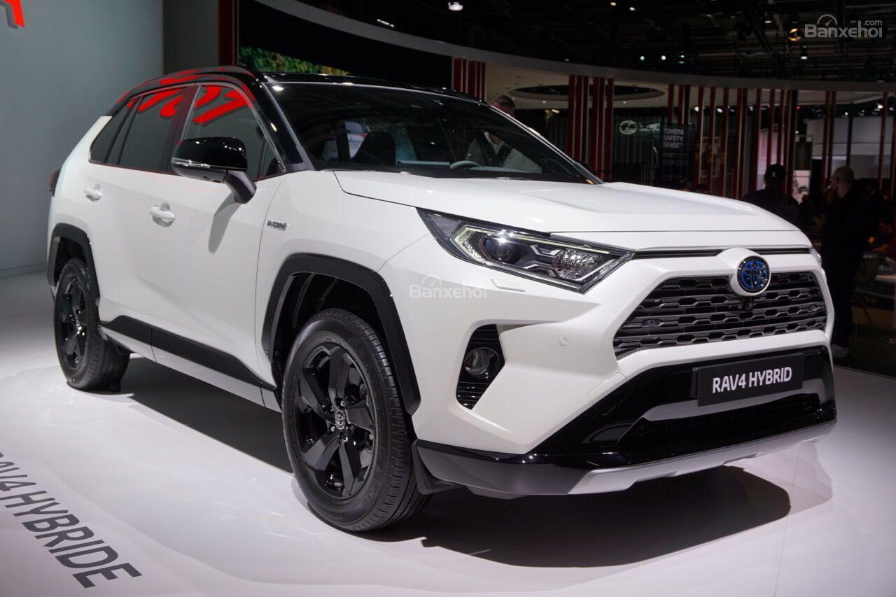 Toyota RAV4 Hybrid 2019.