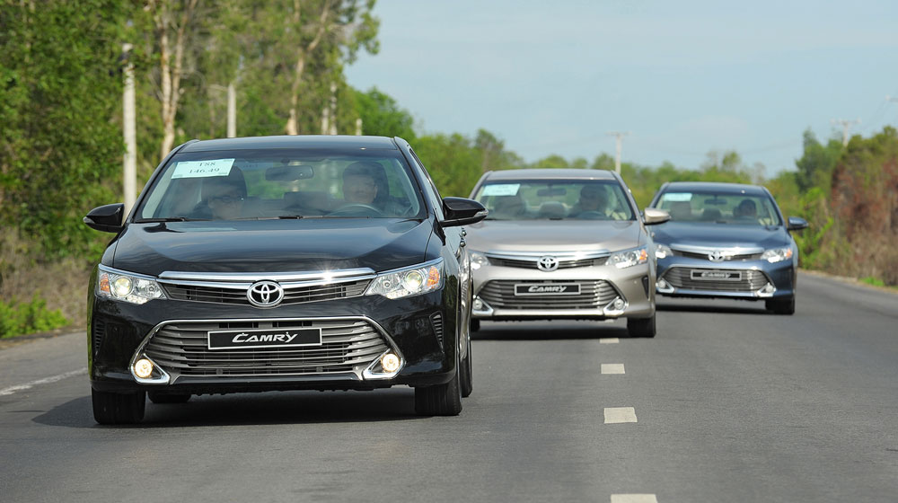 Toyota Camry - Sedan hạng D bán chạy nhất thị trường Việt Nam..