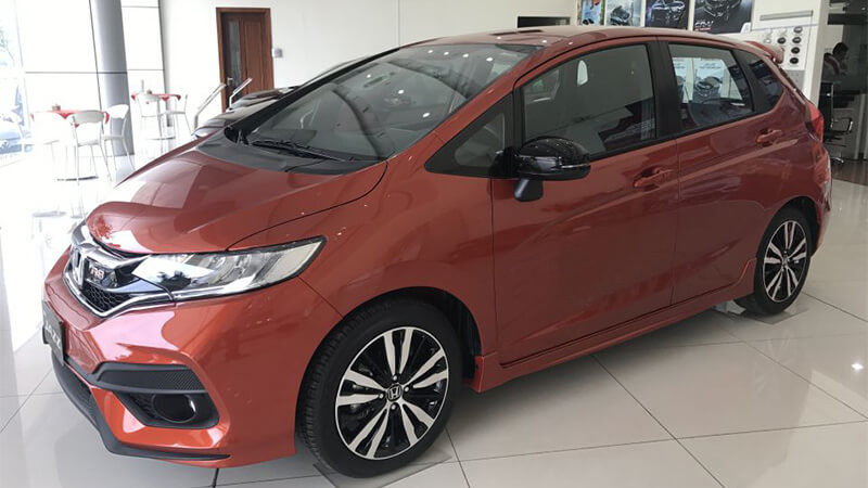 Dù chung hãng nhưng Honda Jazz 2018 và Honda City Top 2018 lại phù hợp với các đối tượng người dùng khác nhau.