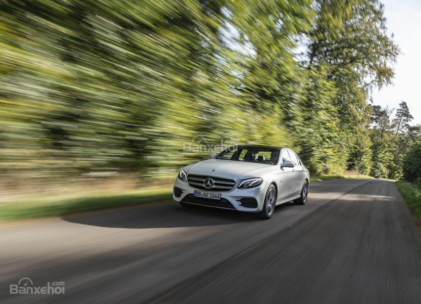 Mercedes-Benz E300de.