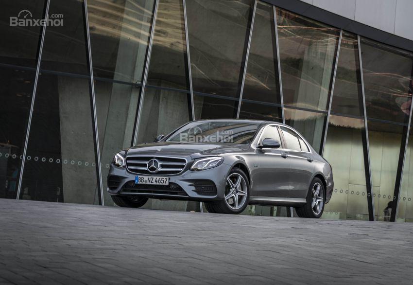 Mercedes-Benz E300e 2019.