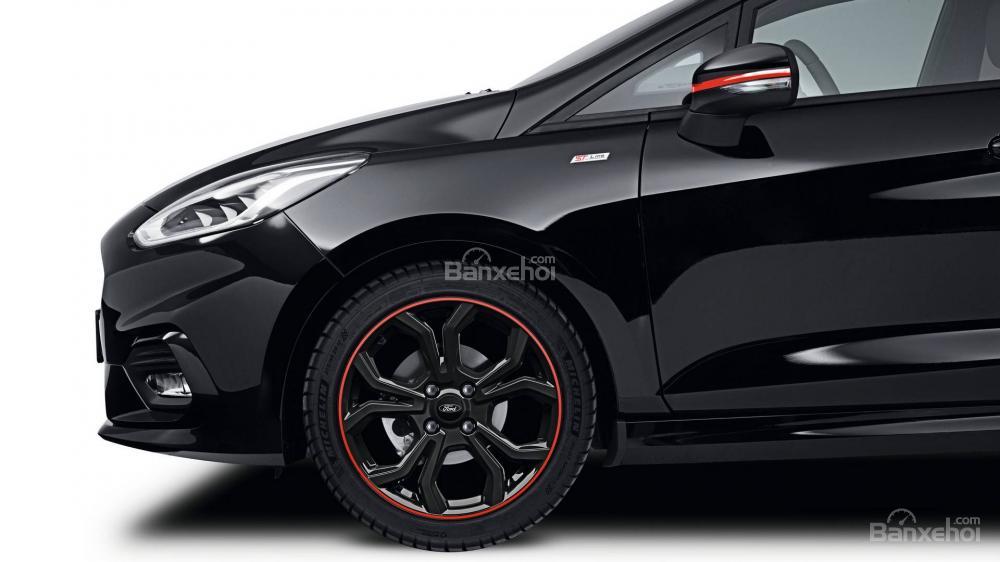 Bản đặc biệt Fiesta ST-Line Red Edition và Black Edition a2