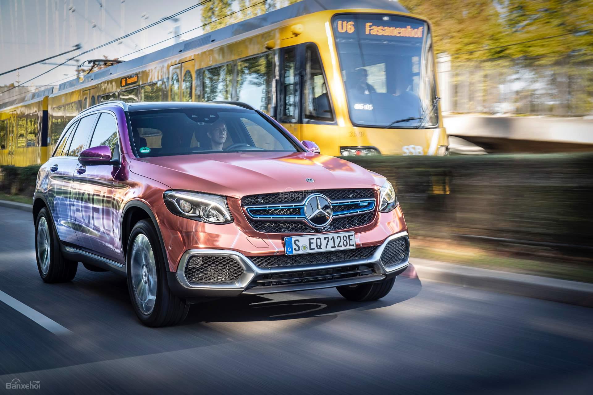 Xe điện Mercedes-Benz GLC F-Cell chính thức ra mắt.