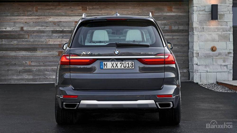 So sánh BMW X7 và BMW X5 về đuôi xe a1