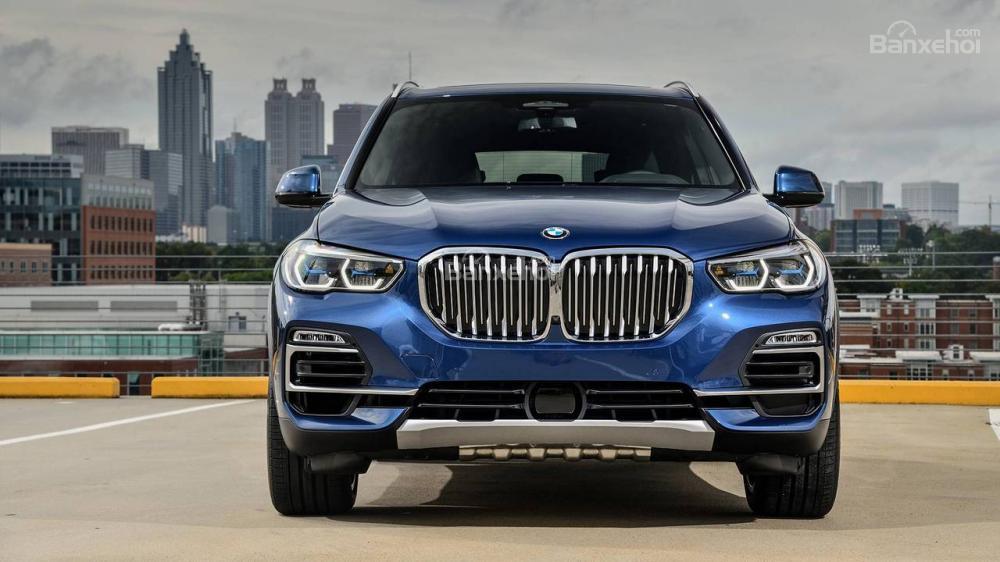 So sánh BMW X7 và BMW X5 về đầu xe a2