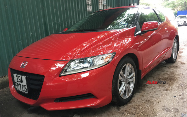 Honda CR-Z mới xuất hiện tại Hà Nội, Việt Nam.