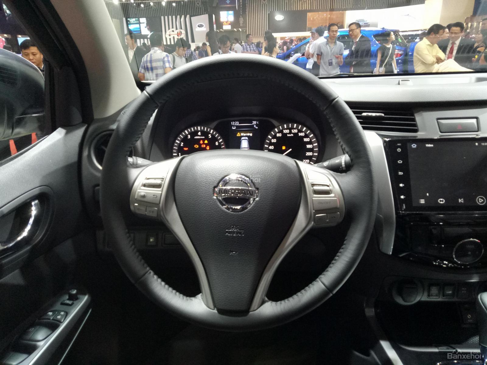 Ảnh chi tiết Nissan Terra tại triển lãm VMS 2018 a9