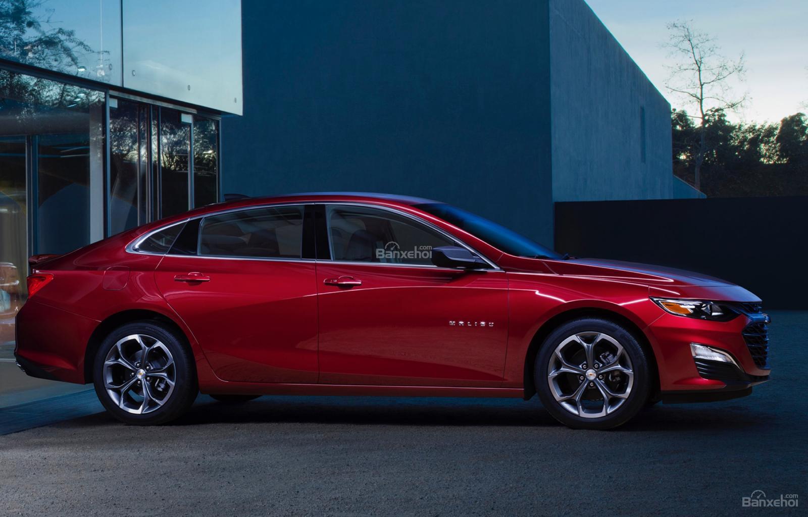 Đánh giá xe Chevrolet Malibu 2019 - thân - 1