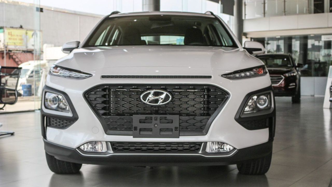 So sánh xe Hyundai Kona 2019 và Toyota Rush 2019 về đầu xe 3