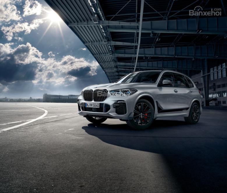 BMW hé lộ thông tin về gói trang bị M Performance của X5 mới.