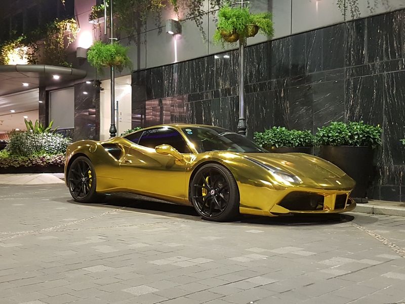 Ferrari 488 GTB của đại gia Tiền Giang nổi bật trong bộ cánh "dát vàng" a1