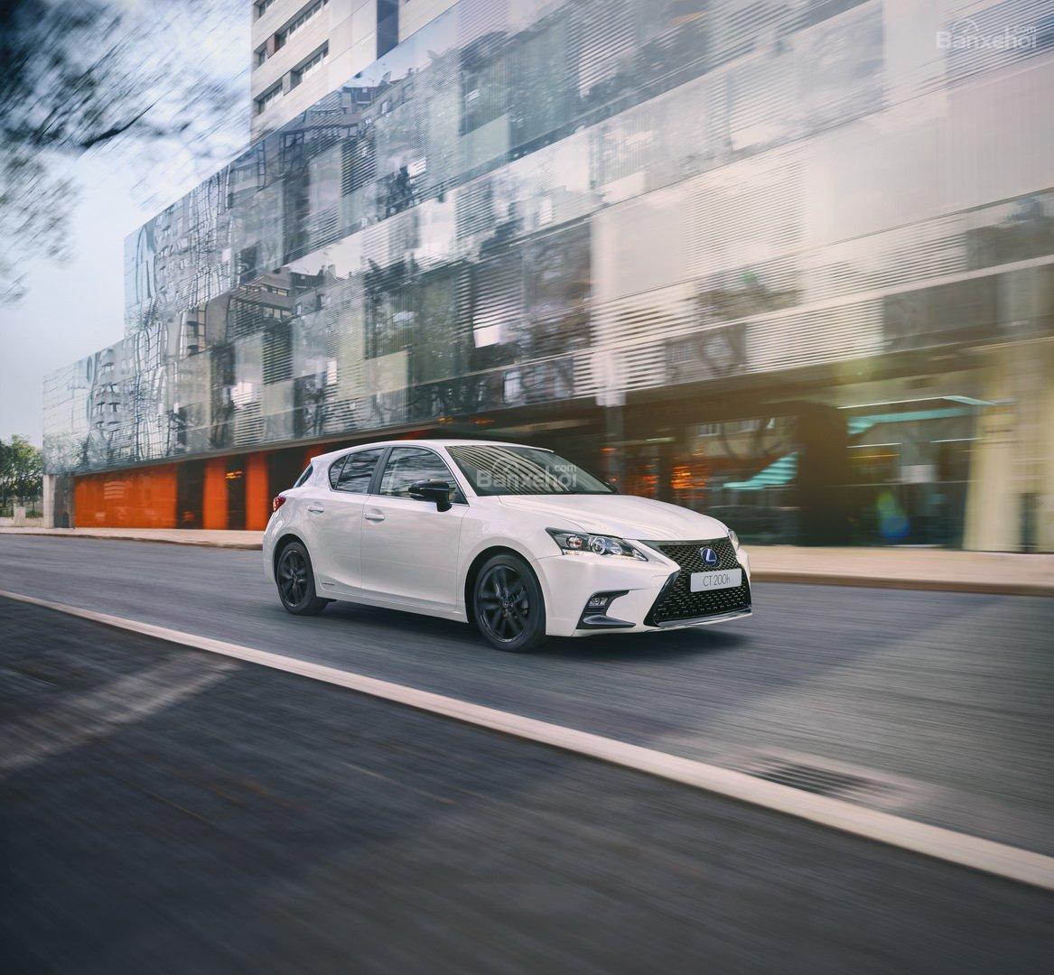 Lexus CT 200h 2019 686 triệu bổ sung biến thể và trang bị mới - 1