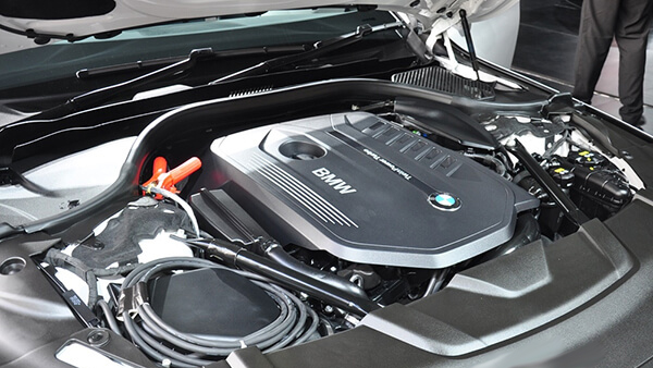 So sánh xe BMW 740Li và Mercedes S450 Luxury về vận hành So sánh xe BMW 740Li và Mercedes S450 Luxury về vận hành.