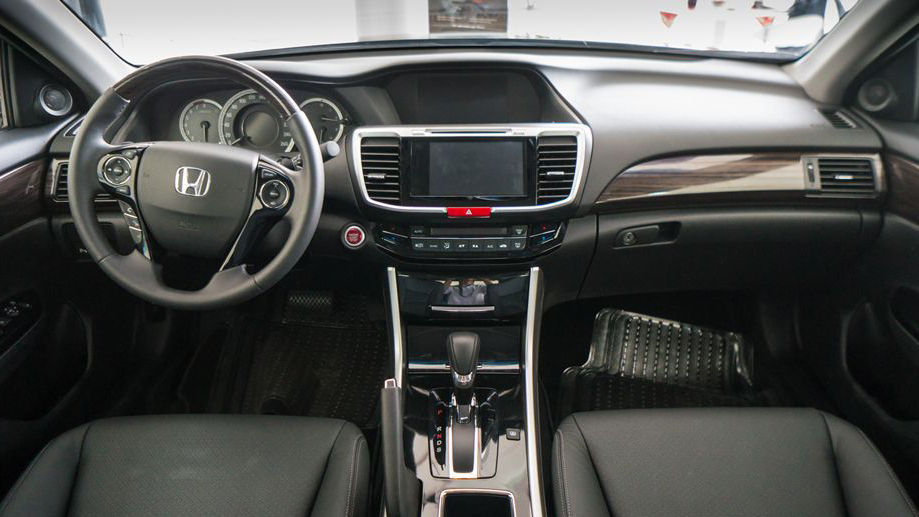 So sánh xe Honda Accord 2019 và Peugeot 508 2019 về nội thất So sánh xe Honda Accord 2019 và Peugeot 508 2019 về nội thất.
