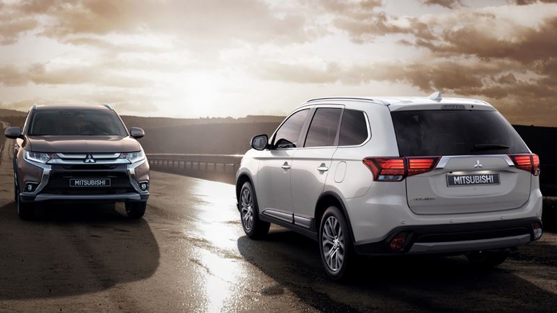 Xe ô tô 7 chỗ giá 800 triệu tốt nhất cho khách Việt năm 2019 - Mitsubishi Outlander Xe ô tô 7 chỗ giá 800 triệu tốt nhất cho khách Việt năm 2019 4