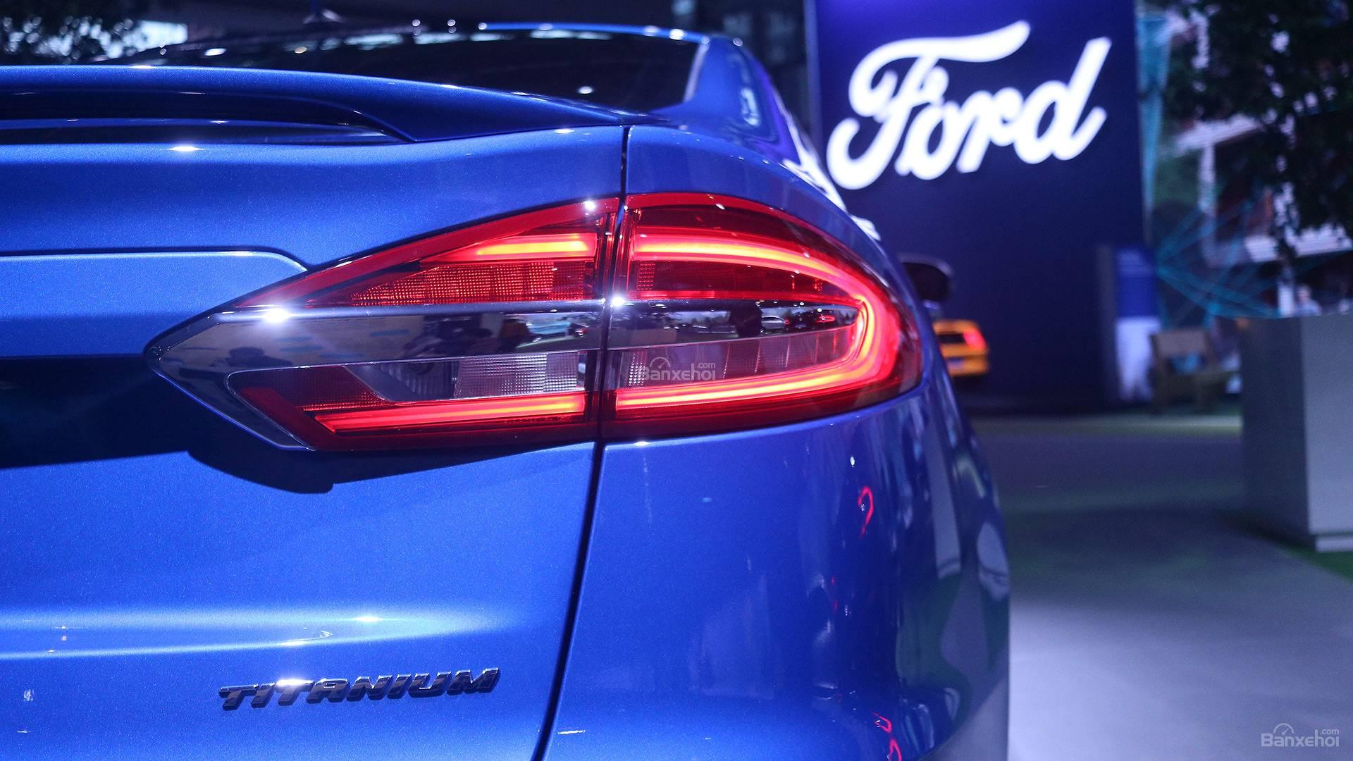 Đánh giá xe Ford Fusion 2019