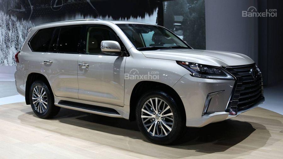 So sánh Lexus LX 570 2018 và Land Rover Range Rover 2018 về ngoại thất 6...