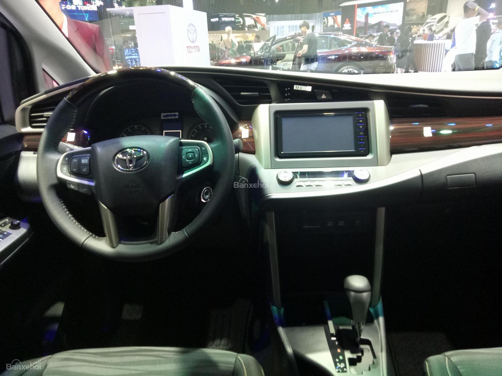 Toyota Innova 2019 phiên bản Venturer sở hữu khoang lái sang trọng, đẳng cấp a1