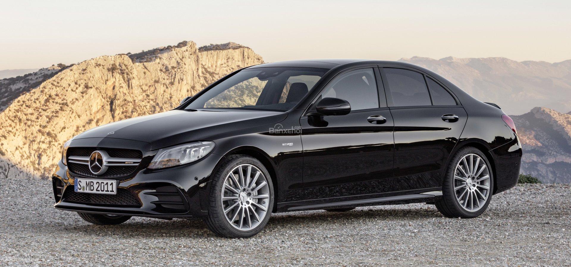 Mercedes-AMG C43.