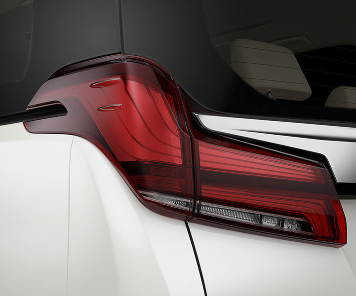 Đánh giá xe Toyota Alphard Luxury 2019: Cụm đèn hậu lấy cảm hứng thác nước 1