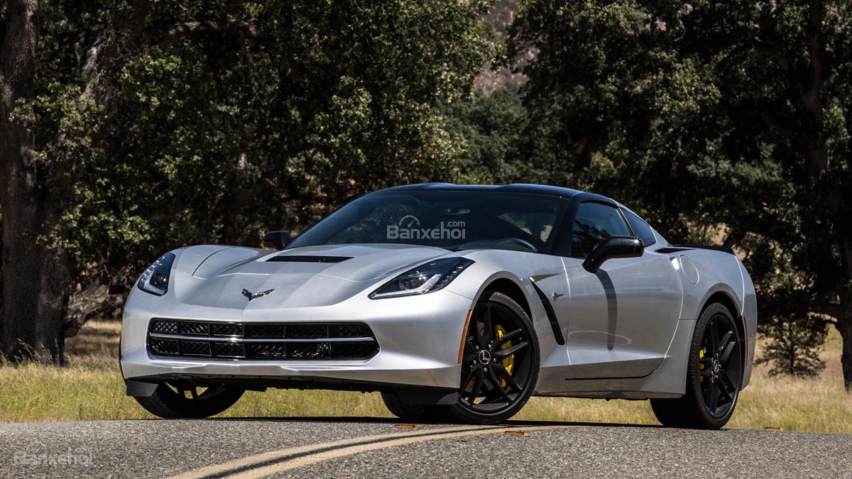 Chevrolet Corvette chốt giá gần 4 tỷ đồng - 1