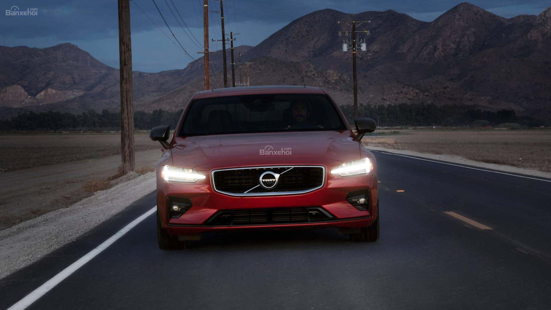 Đánh giá xe Volvo S60 2019 về cảm giác lái.