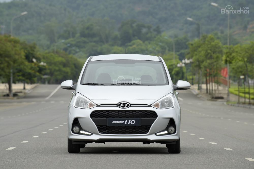 So sánh Hyundai Grand i10 và Hyundai Santro về thiết kế đầu xe a2