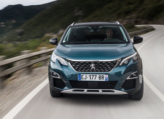 So sánh xe Peugeot 5008 2019 và Ford Everest 2019 về trang bị ngoại thất.