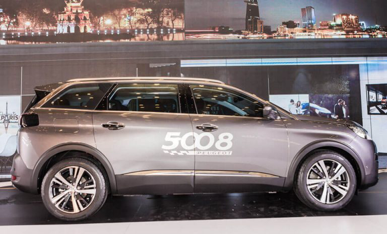 So sánh xe Peugeot 5008 2019 và Ford Everest 2019 về trang bị ngoại thất 5