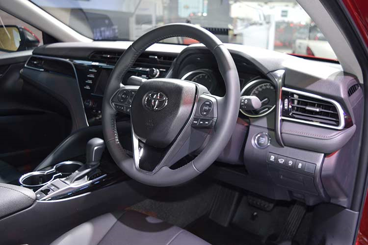 Toyota Camry thế hệ mới đẹp khó cưỡng, giá cao hơn đời cũ a2