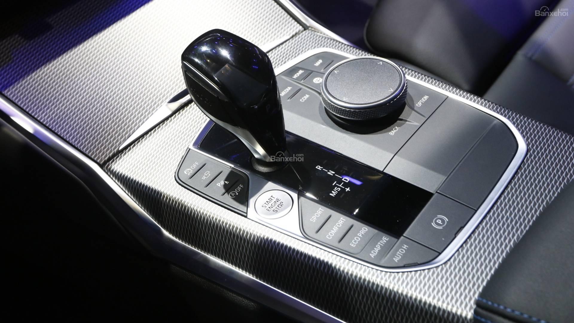 Đánh giá xe BMW 3-Series 2019 về trang bị tiện nghi.