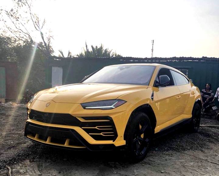 Lamborghini Urus thứ 3 cập bến Việt Nam 