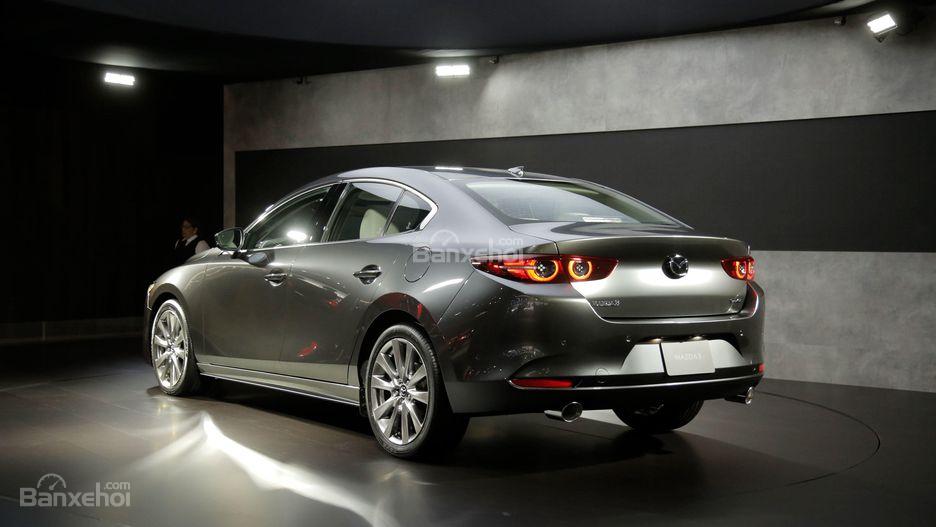 Đánh giá xe Mazda 3 2019: Đuôi xe.