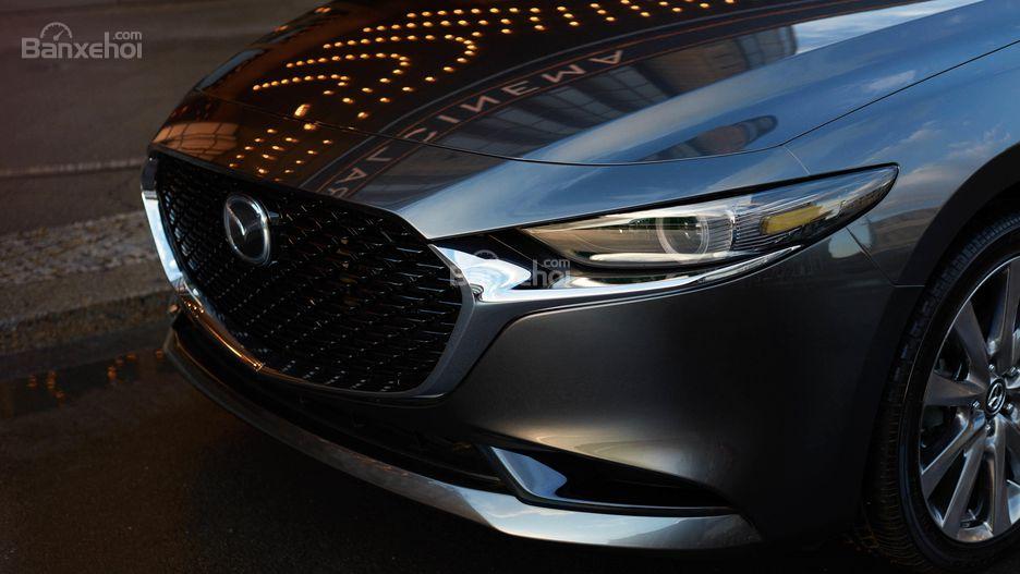Đánh giá xe Mazda 3 2019: Đèn pha.