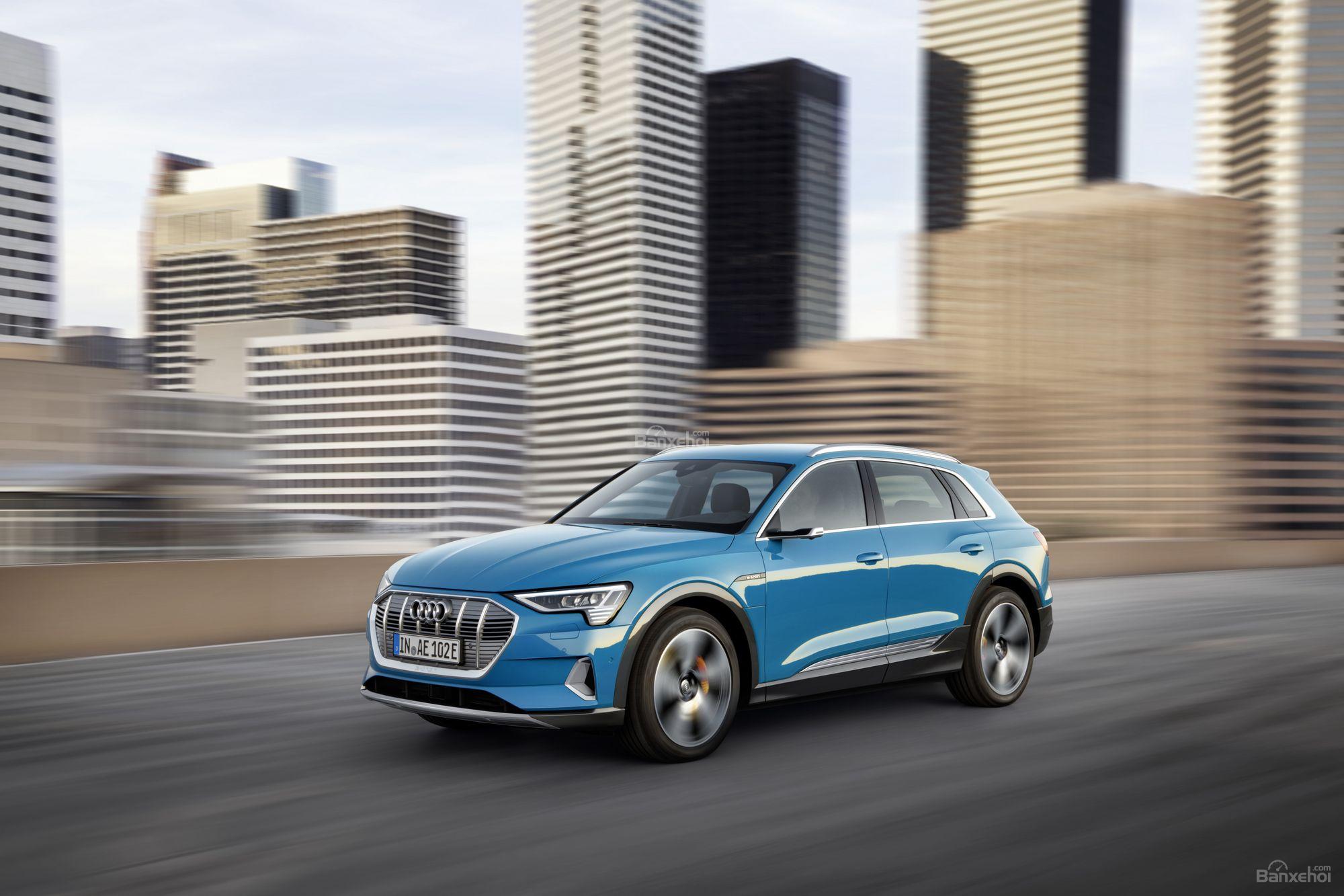 Audi E-Tron..