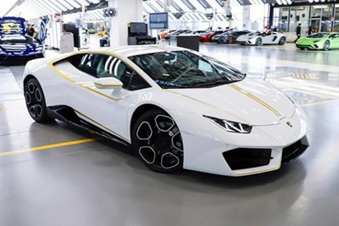 Cơ hội mua siêu xe Lamborghini Huracan của Giáo hoàng với giá 10 USD 3 Cơ hội mua siêu xe Lamborghini Huracan của Giáo hoàng với giá 10 USD a3