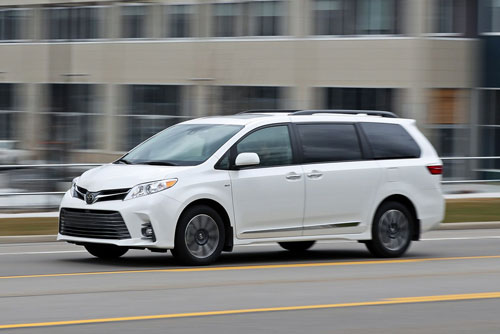 Top 10 mẫu xe bền bỉ nhất thế giới: Xe Toyota áp đảo 5.