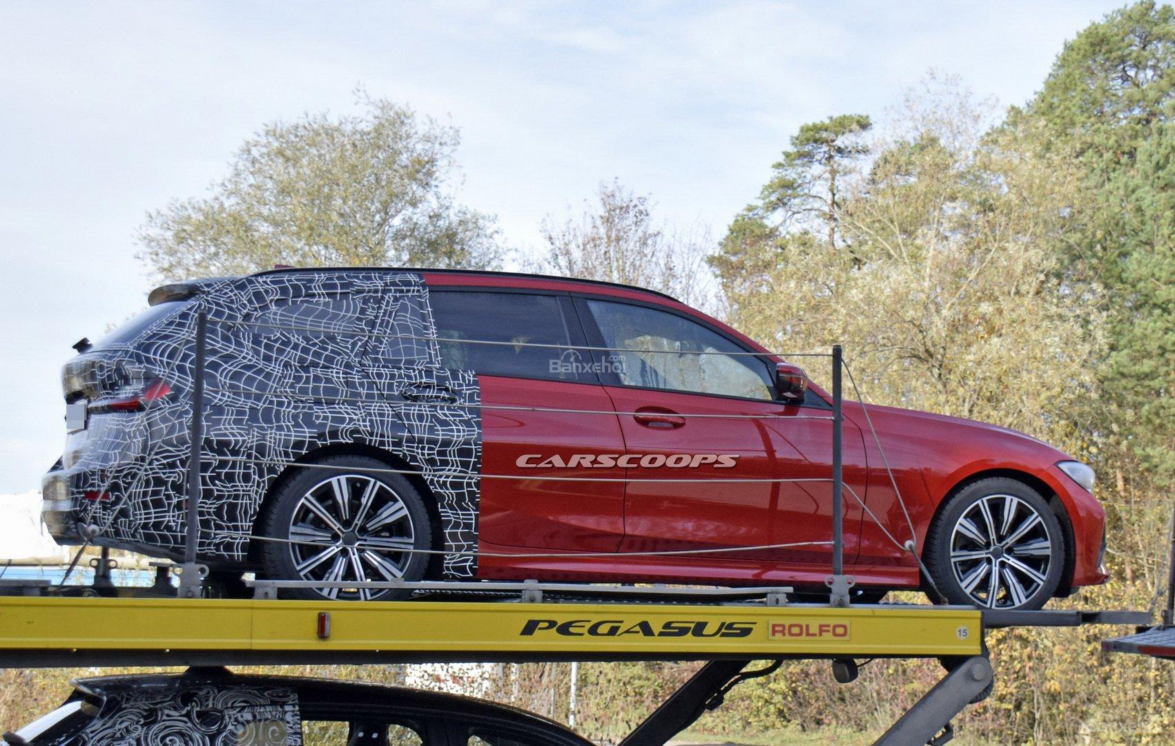 BMW 3-Series 2019 Wagon.