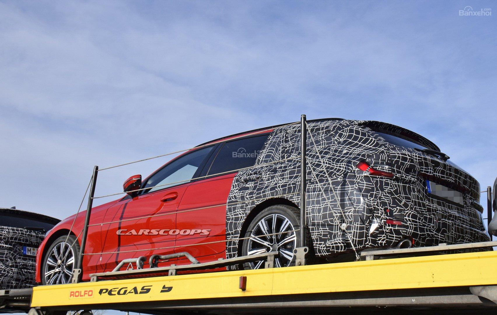 BMW 3-Series 2019 Wagon.