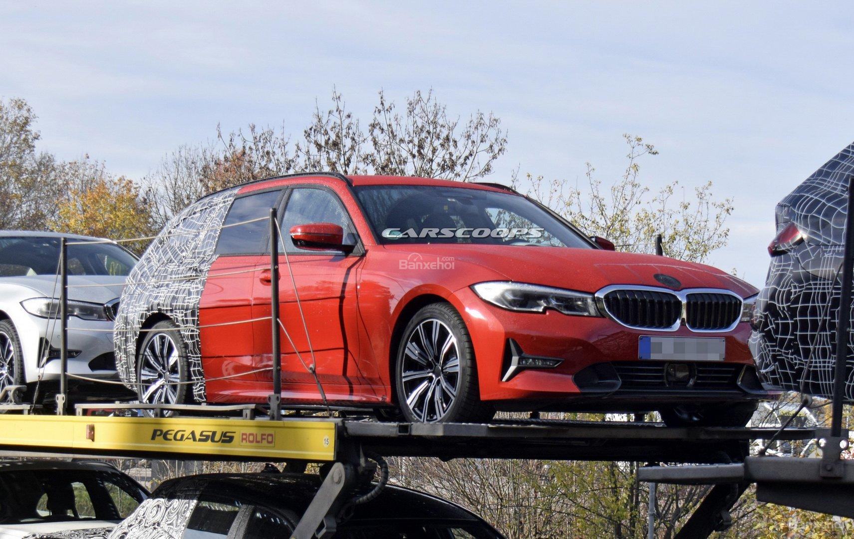 BMW 3-Series 2019 Wagon.