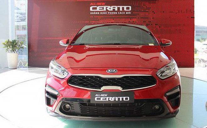 Đánh giá xe Kia Cerato Premium 2.0L 2019 tại Việt Nam: Đầu xe mới mẻ Ảnh chụp đầu xe Kia Cerato Premium 2.0L 2019