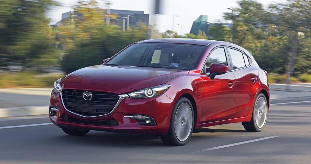 Dự đoán top xe hạng C ăn khách nhất năm 2018: Mazda 3 và Kia Cerato chắc chân.