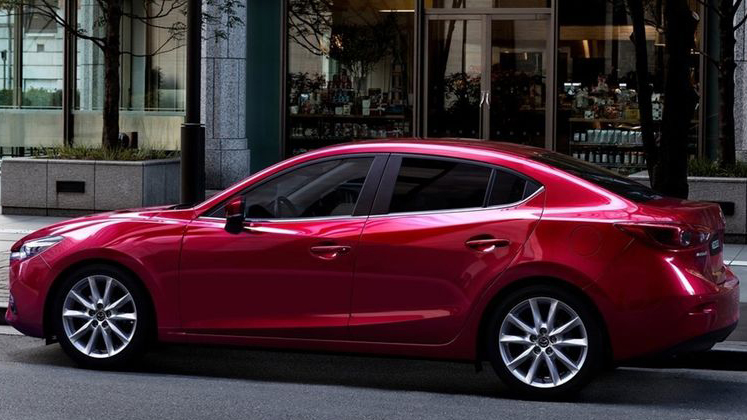 So sánh xe Mazda 3 2018 và Kia Cerato 2019 về thiết kế thân xe.
