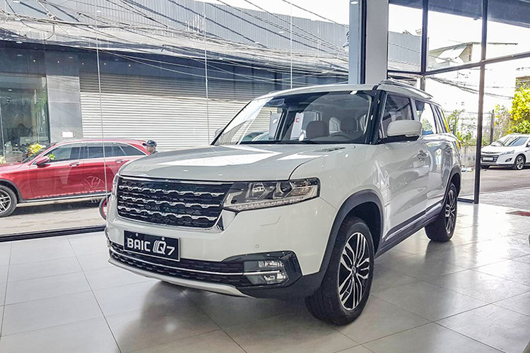 Loạt ô tô Trung Quốc bày bán tại Sài Gòn: Vừa rẻ, vừa sang, chỉ lăn tăn chất lượng 8 Loạt ô tô Trung Quốc bày bán tại Sài Gòn: Vừa rẻ, vừa sang, chỉ lăn tăn chất lượng a8
