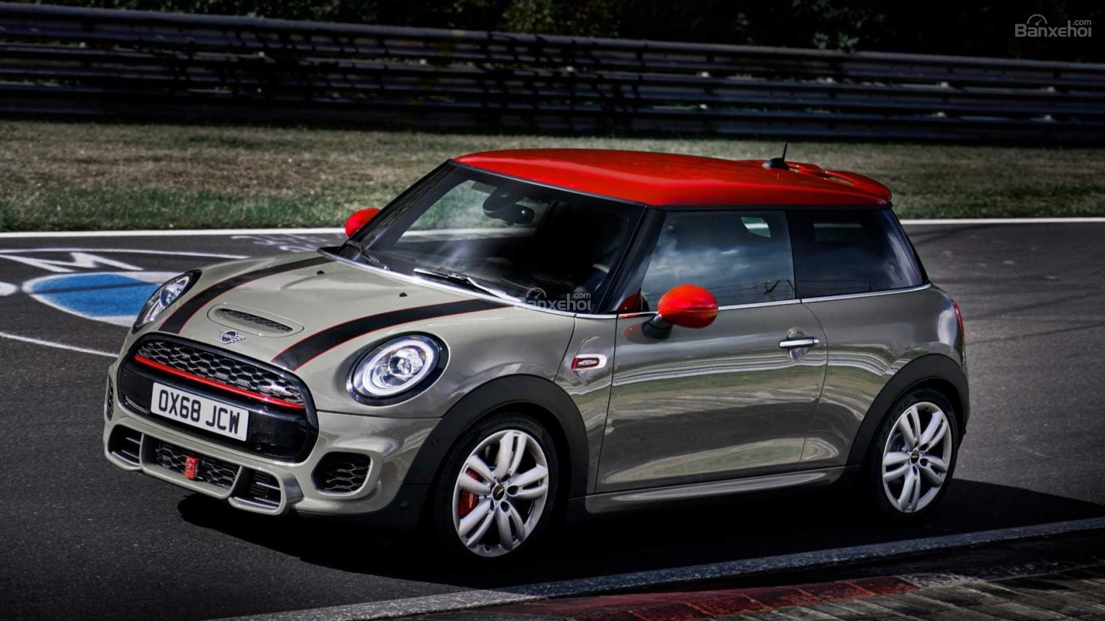 Mini Cooper JCW facelift ra mắt tại châu Âu