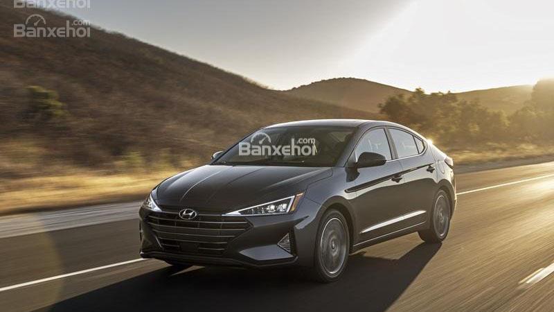 Hyundai Elantra mới...