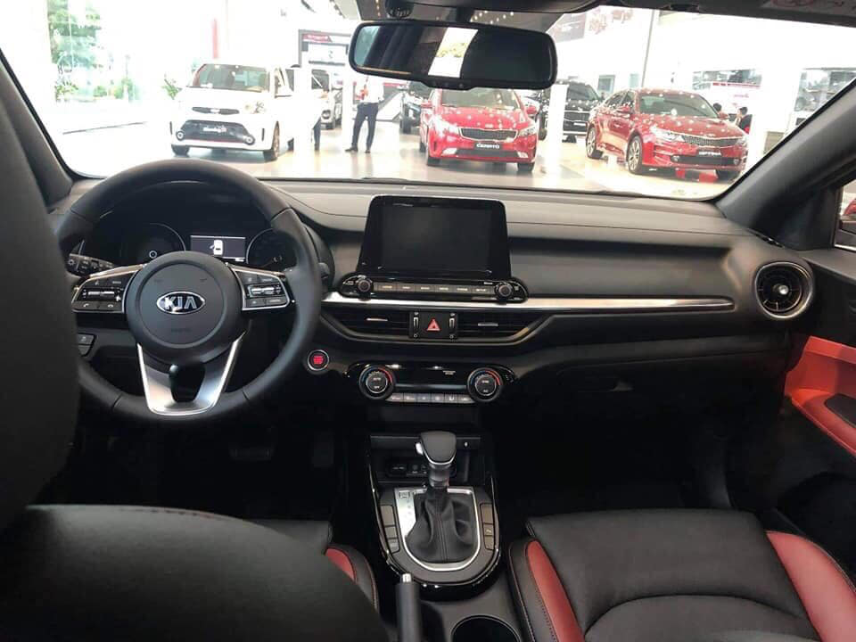 Đánh giá xe Kia Cerato Premium 2.0L 2019 về tính năng và trang bị3ggg